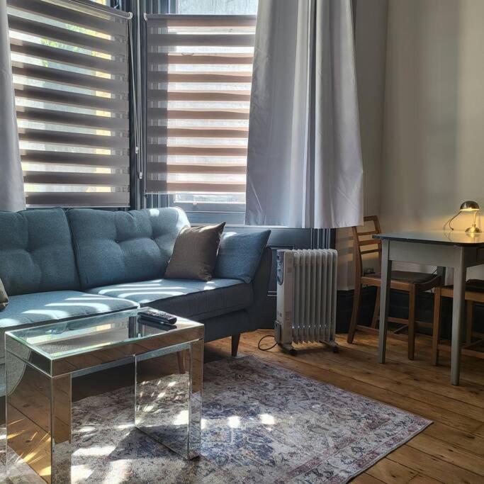 21 Mini Loft Apartment - Great Location - Comfy King Size Bed Brighton Exteriör bild