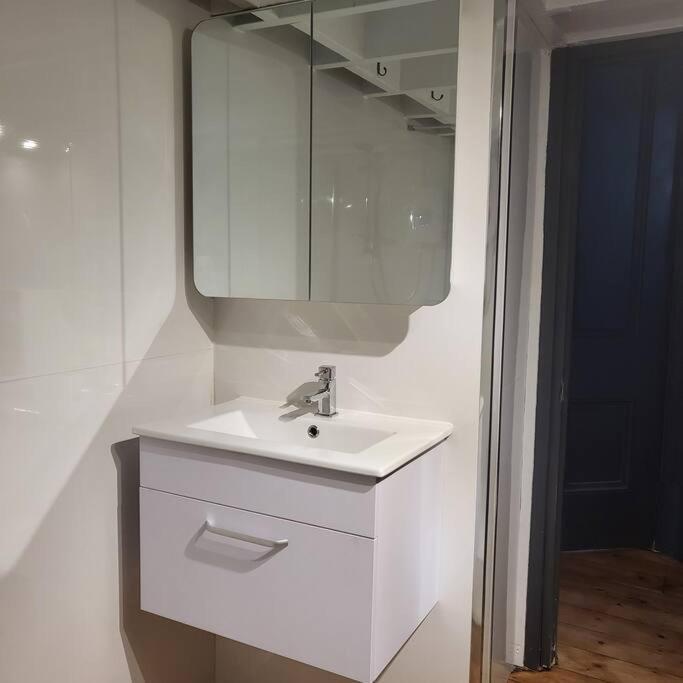21 Mini Loft Apartment - Great Location - Comfy King Size Bed Brighton Exteriör bild