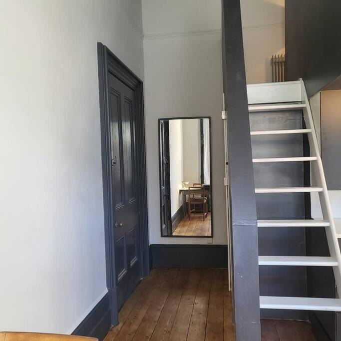 21 Mini Loft Apartment - Great Location - Comfy King Size Bed Brighton Exteriör bild
